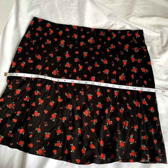 ASOS Floral Rose Pattern Mini Skirt Size 14 - Picture 6 of 7
